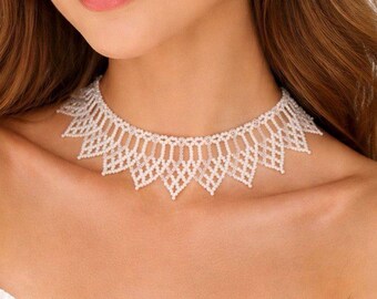 Weiße handgemachte Hochzeit Halskette | Halskette für die Braut oder Brautjungfern I Filigranes Perlenstück
