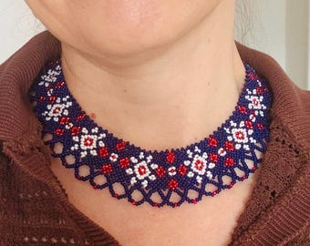 Ukrainische Perlenkette, traditionelle Silyanka-Halskette, rot-weißer Blumenschmuck, Boho-Statement-Kette, Geschenk für sie