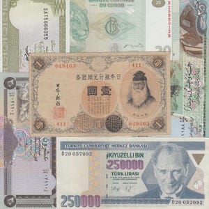 Puede incluir: Una colección de billetes antiguos de varios países. Los billetes presentan diseños diversos, incluyendo retratos, patrones geométricos y texto en múltiples idiomas. Los colores varían desde beige claro hasta azules y verdes vibrantes, mostrando la historia de las monedas globales.