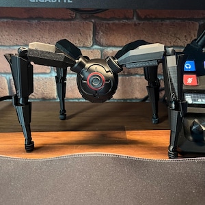 Arc Raiders Leaper Figurine - 3D Printed Sci-Fi Robot - Modular Figure - Desk & Setup Decor - Gift for Gamers - Video Game Collectible