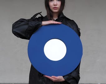 コバルトブルーのバウハウスミラー、ドーパミンハウスの装飾、レトロスタイルのラウンドミラー、ユニークな壁の装飾、アクセントの壁の装飾、彫刻的な壁の芸術