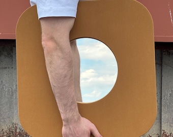 バウハウスミニマリストスクエアミラー、デザイン愛好家へのギフト、ドーパミンホームデコレーション、彫刻的なミラー、アクセントのカラフルな壁装飾