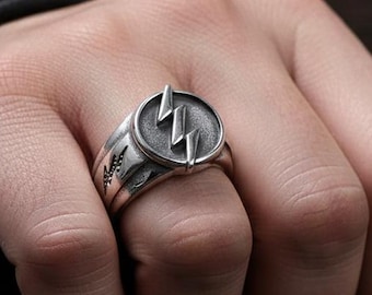 Men's Titanium Steel Lightning Bolt Ring, Silver Tone Thunder Signet, Geometric Retro Style Band, Cool Jewelry Gift for Him