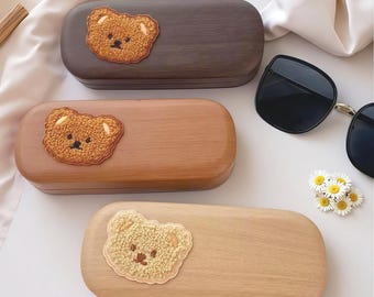 Personalisierte Brillenetui mit individueller Bären Gravur - Harter Brillenhalter für Männer Frauen