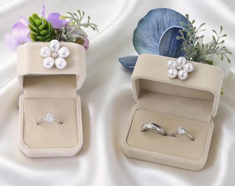 Samt Ringbox mit konservierten Blumen, Eheringsträger, Antrags-Andenken