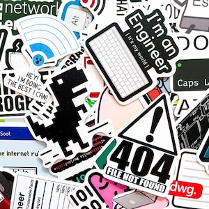 Op de afbeelding: Een verzameling kleurrijke stickers met diverse ontwerpen en tekst. Stickers bevatten een toetsenbord, een Wi-Fi-symbool, een dinosaurus en de tekst "I'm an Engineer" en "404 File Not Found".