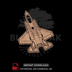 Könnte beinhalten: Ein hölzernes F-35-Kampfjet-Design mit detaillierten Schnittlinien, vor schwarzem Hintergrund. Das Bild enthält den Text "BLAK" und "INSTANT DOWNLOAD" mit einem SVG-Dateisymbol, für den persönlichen und kommerziellen Gebrauch.