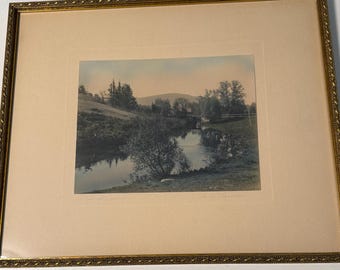 Fotografía antigua coloreada a mano por David Davidson, Un río del Líbano, Cuadro paisajístico enmarcado para pared
