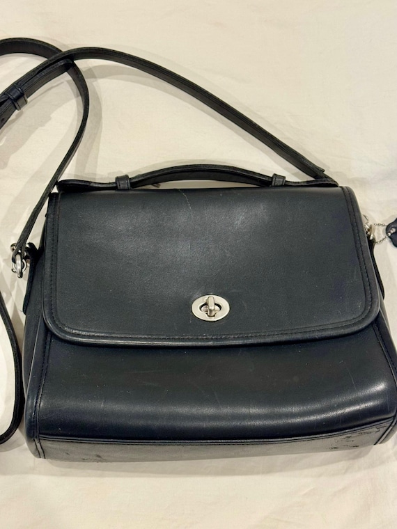 バッグ Vintage COACH Court Bag Black Leather US Vintage 1990s Black Leather Coach Court Bag - Crossbody Strap - Etsy
