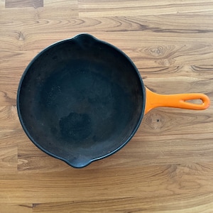Vintage COUSANCES LE CREUSET Flame Orange Cast Iron Enamelware Skillet #23 France
