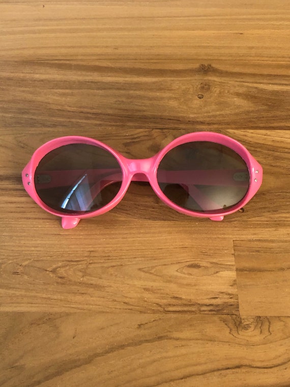 Vintage 1960s French Hot Pink Sunglasses Couture Mod Eyewear  display picture 1