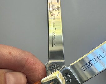 Navaja de bolsillo Case Brothers Trapper 6254 SS de hueso de castaño – Coleccionable de 2004 con hojalata y documentación