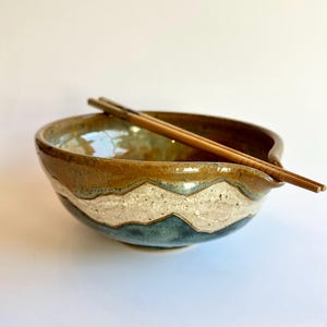 Desert Mountain Ramen Bowl in Neutral Brown and Gray, Large 24oz capacity