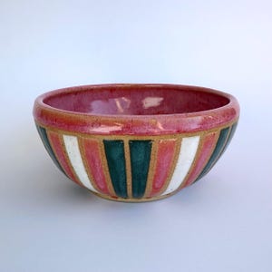 Cuenco rosa, azul y blanco hecho a mano con colores trans para el orgullo, cerámica hecha a mano