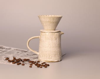 Handgemachtes Keramik Pour Over Kaffee-Set - Kaffeefilter + Kanne, Wabi-Sabi Weiß Grau Leinen Textur, V60, Artisan Coffee Brauer Geschenk