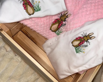 Conjunto de manta, chaleco y pijama para bebé de Peter Rabbit rosa / Conjunto para bebé