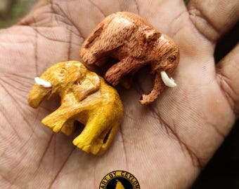 Figura de elefante de madera tallada a mano, escultura en miniatura