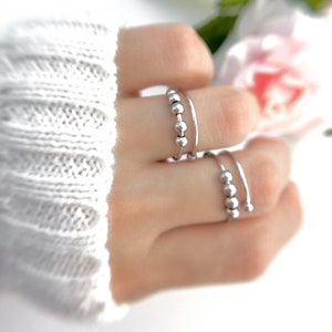Bague agitée, rotation et agitation des perles, anneau à empiler, anneau de pouce, cadeau spinner minimaliste délicat, anneau torsadé mobile