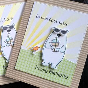 Tarjeta de cumpleaños de verano, tarjeta de felicitación de oso polar, regalo para amantes del café helado, tarjeta de cumpleaños para un pájaro genial