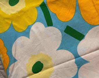 Vintage Marimekko Unikko Fabric by Maija Isola – Pieni Unikko Cotton Textile, 1960s Floral Design, 135 × 250 cm