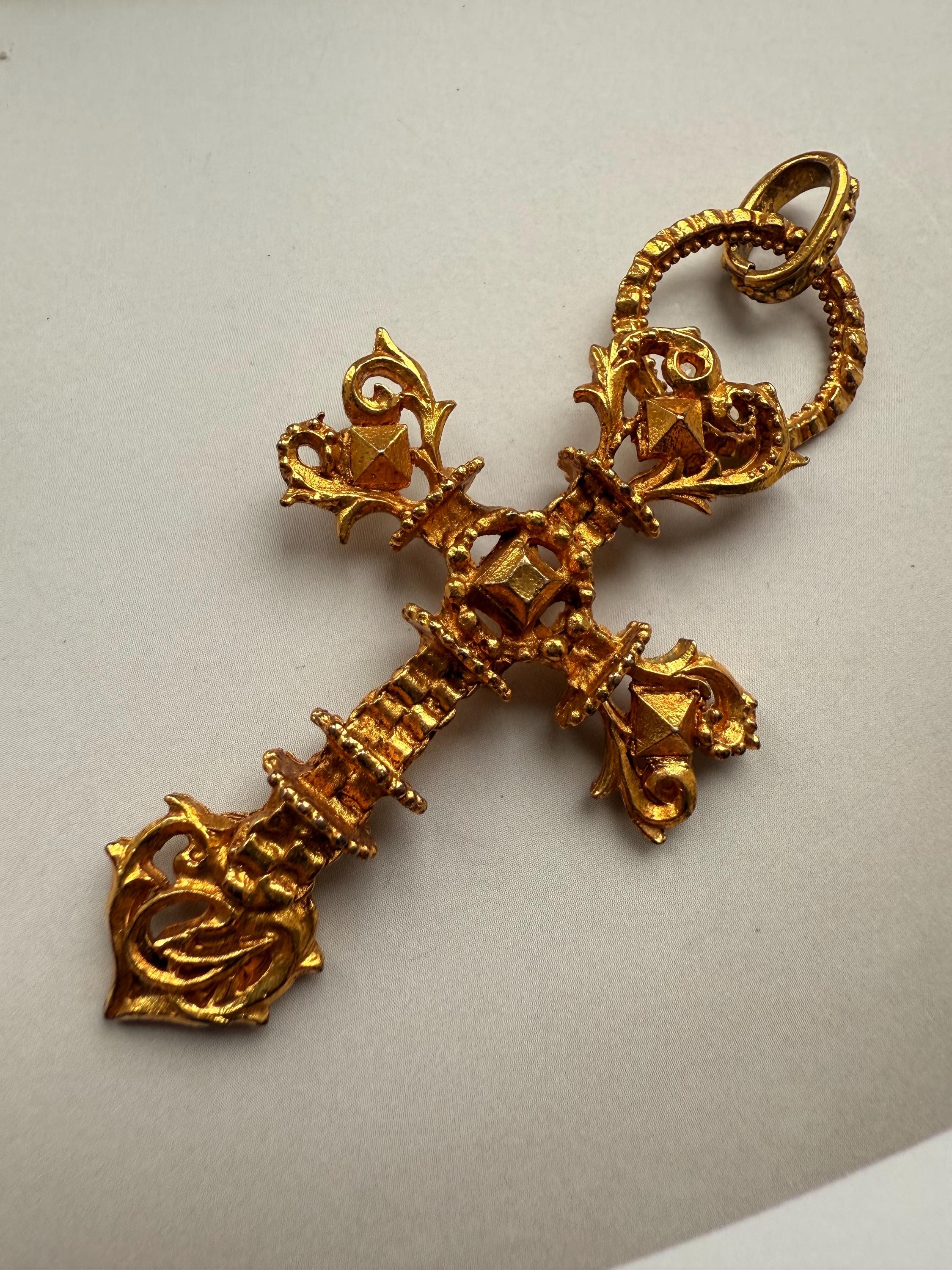 Christian Lacroix チェーン ネックレス ゴールド ヴィンテージ Christian Lacroix チェーン ネックレス ゴールド ヴィンテージ