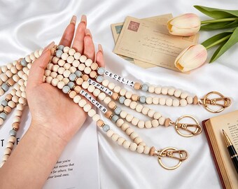 Cordón personalizado con cuentas y nombre, portatarjetas de identificación de madera estilo bohemio para profesores, enfermeras y estudiantes.