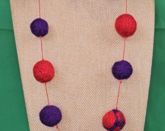 Red and Purple Felt Ball Necklace – Handmade Wool Bead Jewelry – Lightweight Colorful Statement Necklace