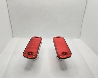 Juego de 2 marcadores de guardabarros dobles rojos para Silverado/Sierra 1988-98 (OBS)