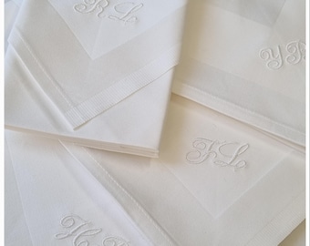 Personalisierte Stoffserviette mit Monogramm | Bestickte Baumwollserviette | Hochzeit, Tischdeko, Geschenkidee | 50 x 50 cm