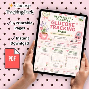 Peut inclure: Une tablette numérique affichant un pack de suivi du glucose pour diabète gestationnel avec trois pages imprimables. L'interface présente une tasse rose, un lecteur de glycémie et des graphiques pour suivre la glycémie et l'alimentation.
