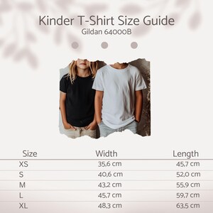 May include: A size guide for Gildan 64000B children's t-shirts. The guide shows the width and length in centimetres for sizes XS to XL. The image also shows two children wearing a black and a white t-shirt.