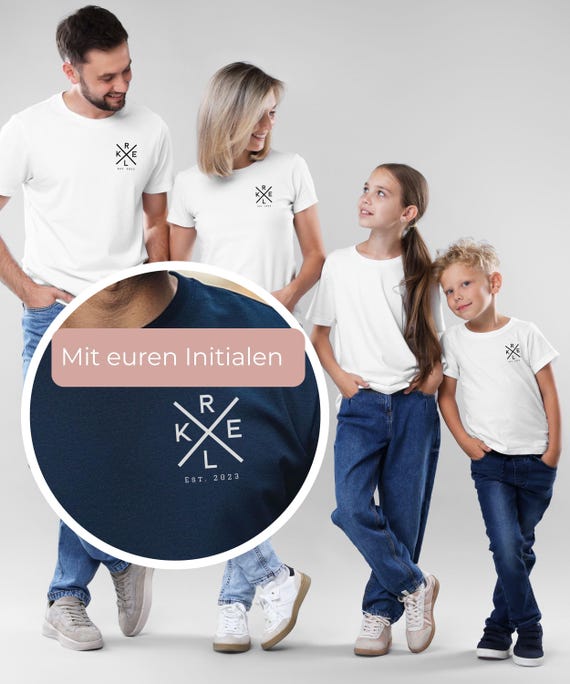 Personalisiertes Familien T-Shirt mit Initialen & Datum | Partnerlook Familie Geschenk | Minimalistisches Kreuz Design