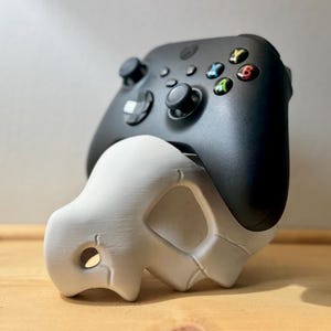 Cubone Controller Holder | Fan-Made Pokémon Desk Decor 3D | Gamer Gift & Console Accessory