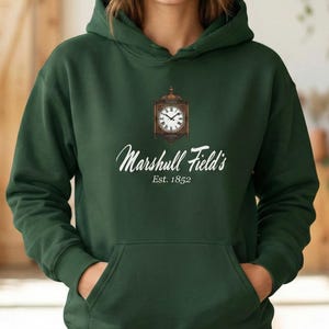Marshall Field's Clock Hoodie | Retro-Chicago-Kapuzenpullover | Nostalgisches Chicago-Geschenk | Klassische Kaufhausbekleidung