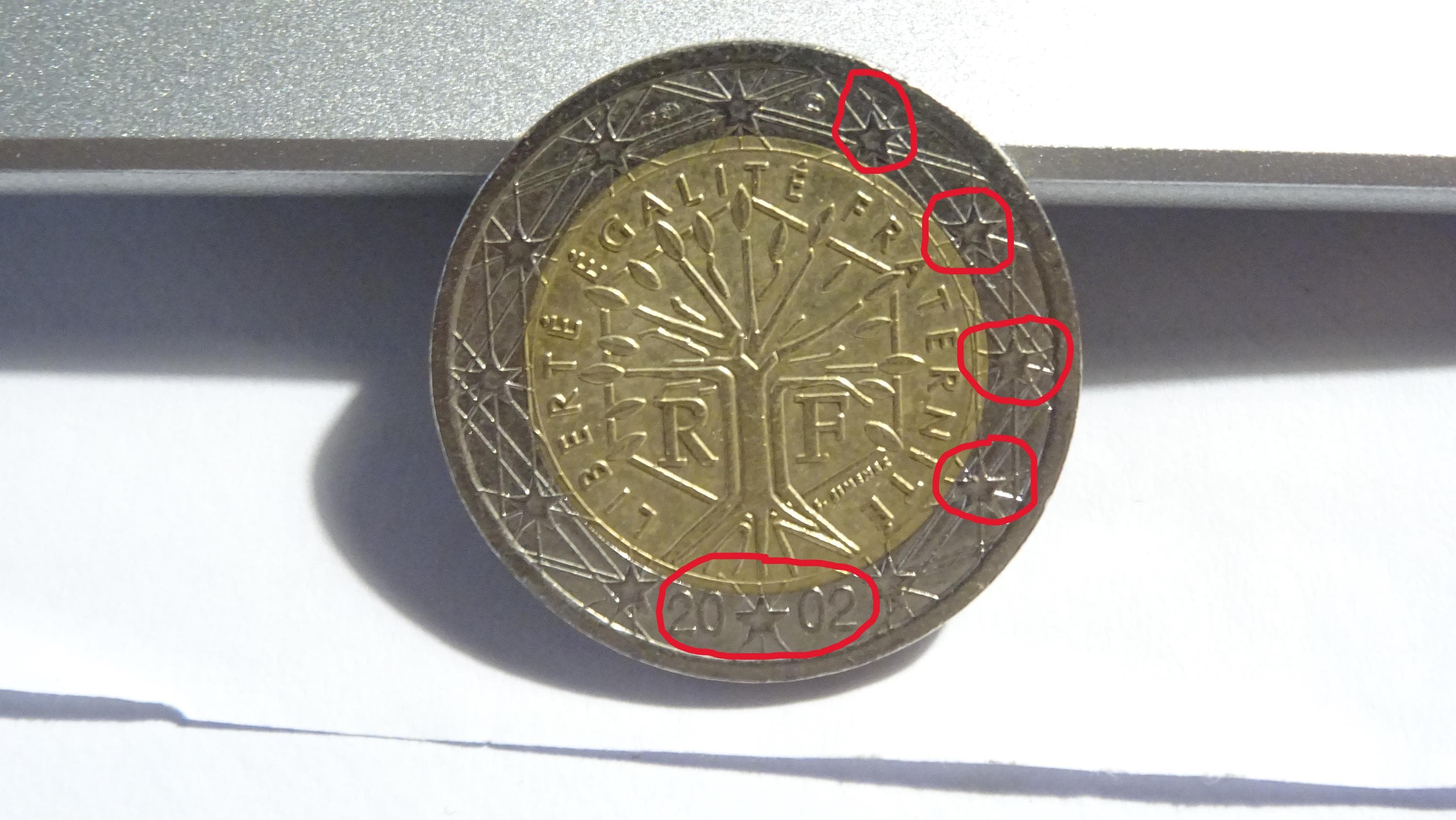 希少な2002年フランス2ユーロ硬貨：生命の樹、鋳造エラー