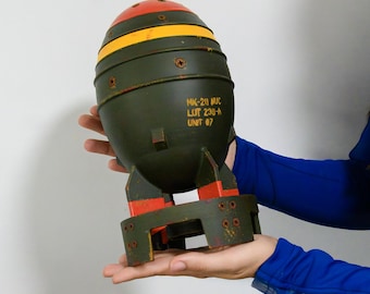 Fallout Mini Nuke 1:1-replika | Handgjord cosplay-rekvisita | Wasteland-uppvisningsvapen | Spelpresent