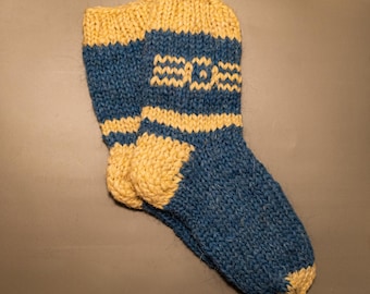 Calcetines de lana de Vault-Tec / Calcetines cálidos de punto inspirados en Fallout / Ropa de Vault hecha a mano