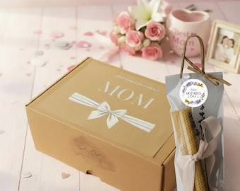 Beeswax Mothers Day 2026 , Honeycomb Decor with Dried Flowers, Minimal Handmade Piece for Mom