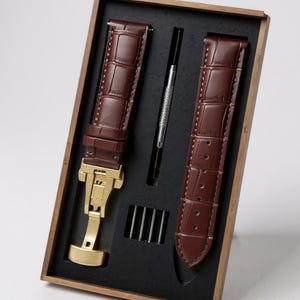 Cinturino per orologio in vera pelle di vacchetta nera con chiusura a farfalla dorata, cinturino di ricambio con stampa coccodrillo