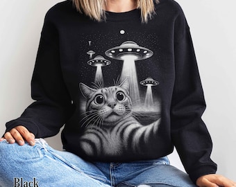 Alien Cat Unisex Sweatshirt | Vintage UFO Graphic Pullover | Funny Space Cat Retro Crewneck Gift