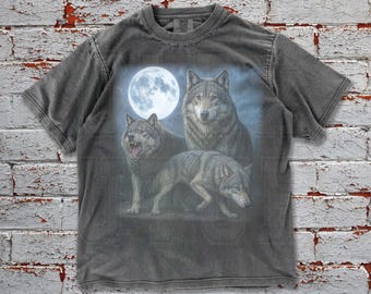 Wolf 90s Graphic Comfort Colors Vintage Shirt, Wolf Lovers Retro Tee, 2000s Nature Moon Shirt, Nostalgia Unisex Oversize Tee, Cute Wolf Gift