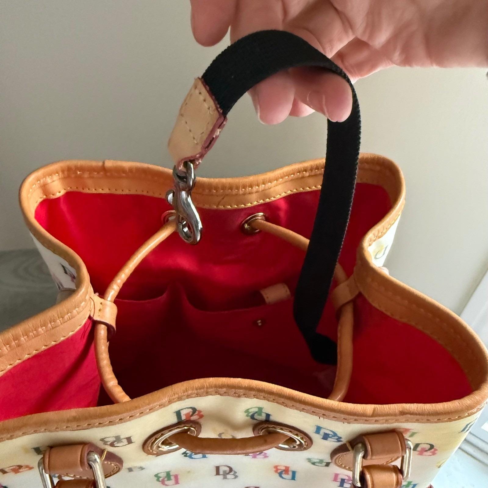 ヴィンテージ Dooney & Bourke DB シグネチャー マルチカラー ロゴ