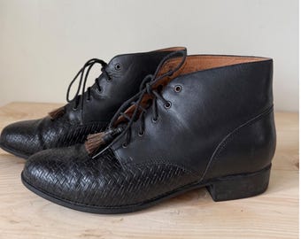 Vtg Y2K Ariat 16024 Woven Leather Tassel Lace Up Ankle Boots Black Women's sz10b