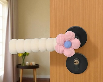 Soft Flower Door Knob Cover, Winter Anti-Static Handle Protector, Cute Decorative Door Grip, Cozy Home Safety Accessory, Gift Idea