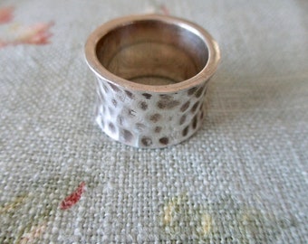 sterling silver ring - wide, hammered band, vintage, size 7