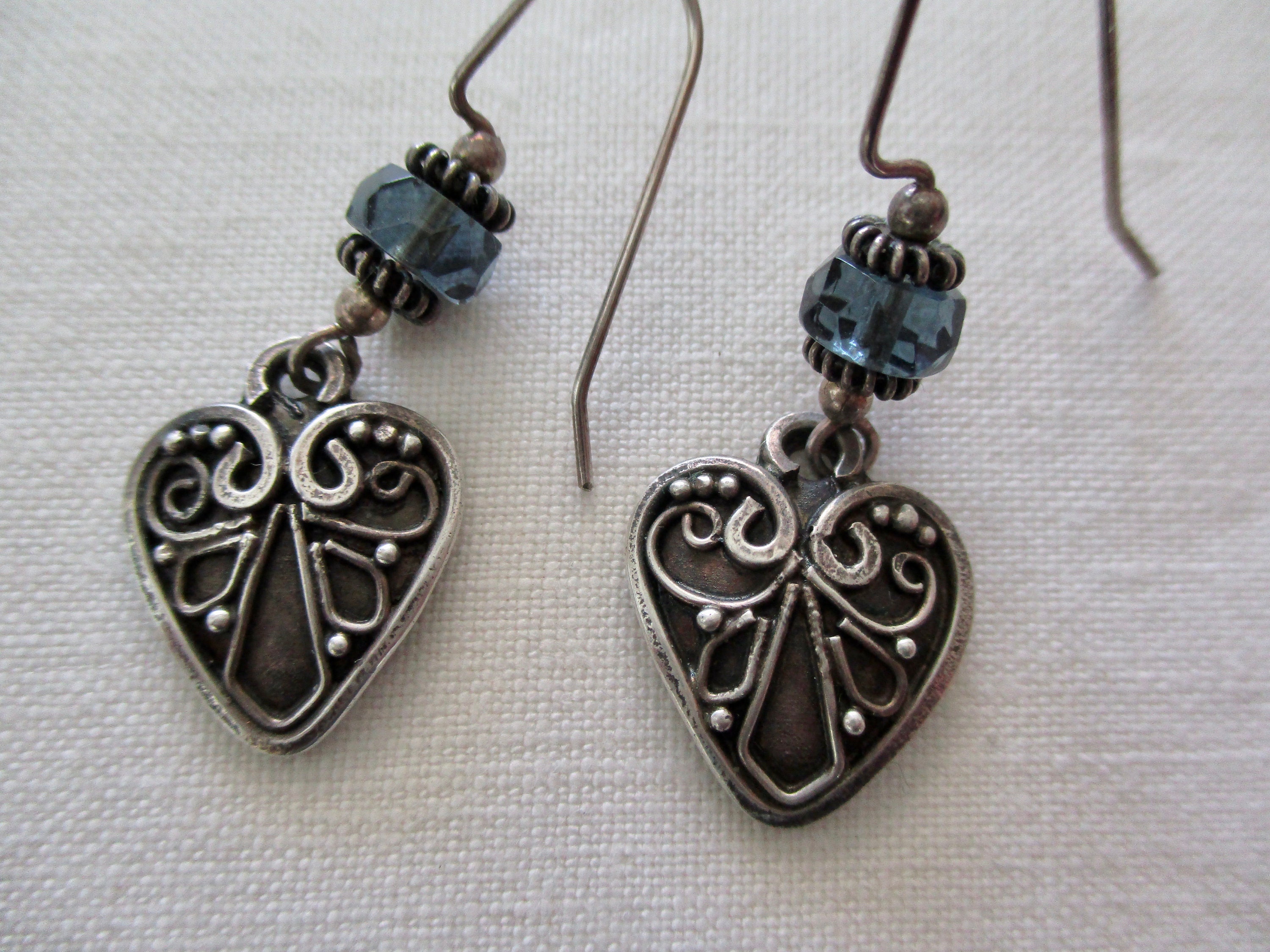 Catch Feels Heart Earring (Silver)