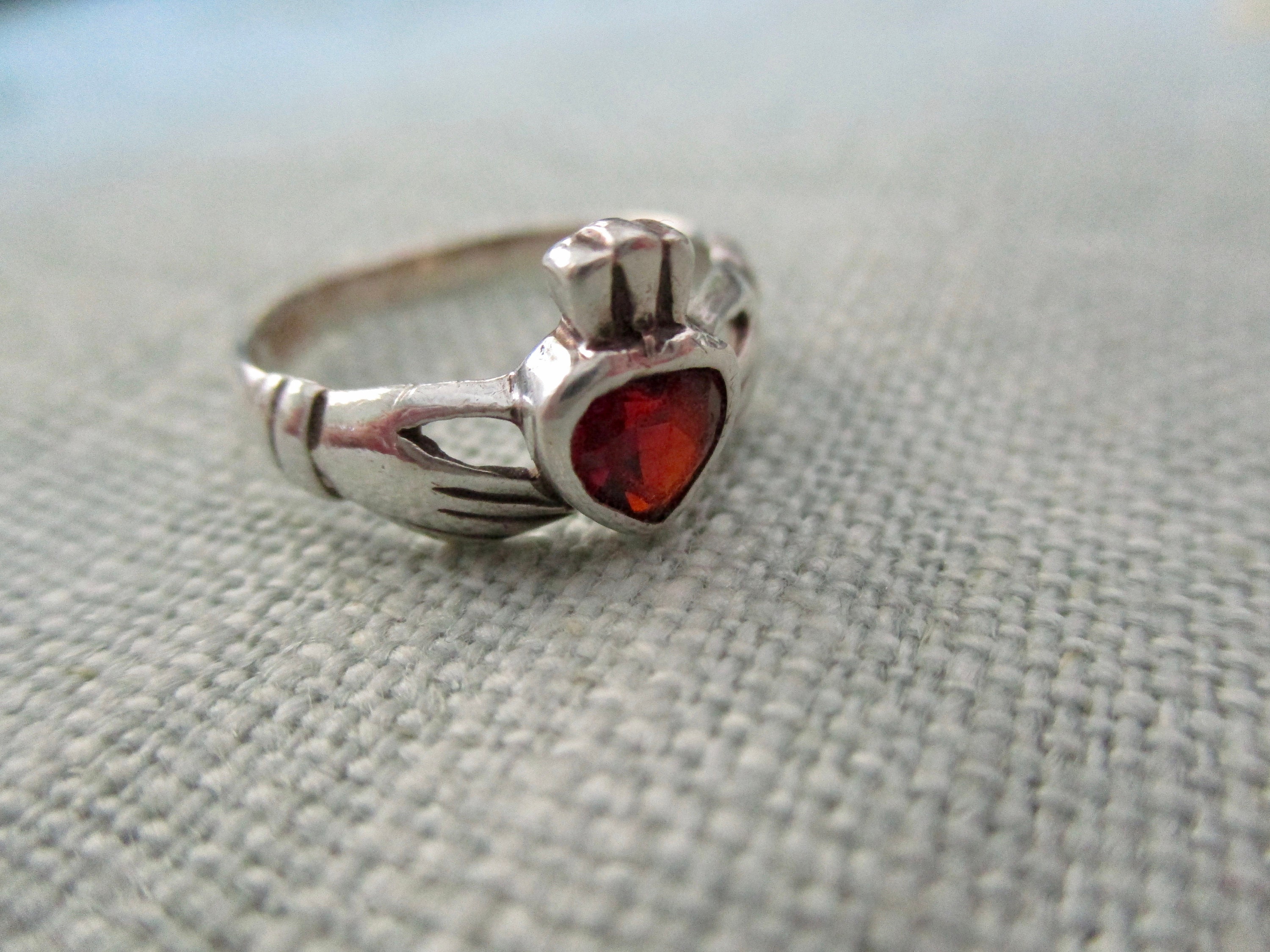 Claddagh ring outlet red stone