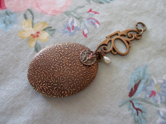 large vintage locket -floral, victorian, romantic