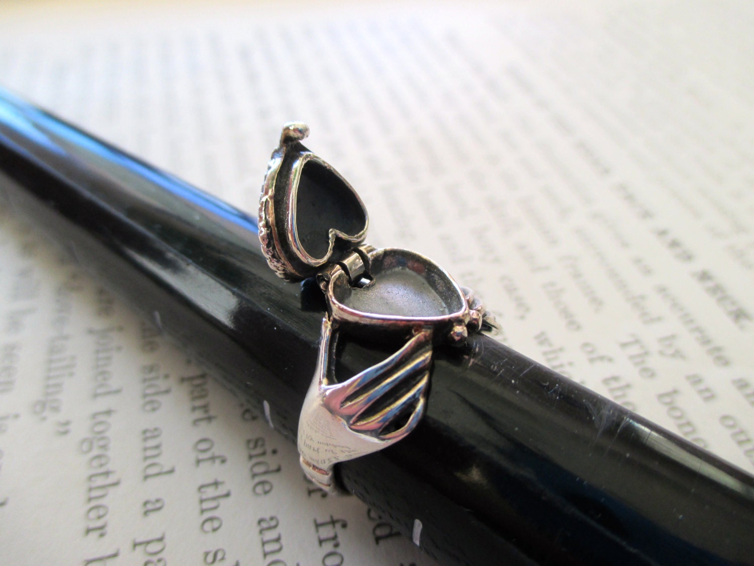 sterling silver ring with hidden compartment - poison ring, Irish, claddagh, size 8