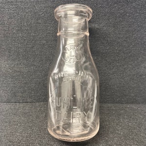 Vintage 1940s 1 pint Milk Bottle Embossed Sunlite Dairy Mass L Seal